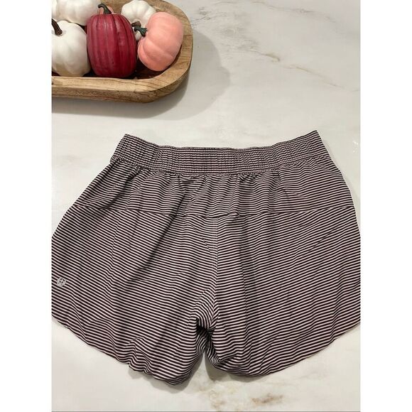 Lululemon Women’s Go The Distance Short Size 12 - Picture 4 of 5